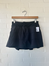 Load image into Gallery viewer, Lululemon Athletic Shorts Size Medium
