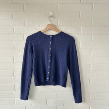 Load image into Gallery viewer, Old Navy Sweater Size Small
