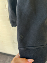 Load image into Gallery viewer, Lulu Lemon Sweatshirt Size Small
