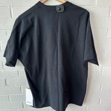 Load image into Gallery viewer, Lulu Lemon Athletic Top Size Small
