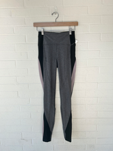 Load image into Gallery viewer, Lulu Lemon Athletic Pants Size Small

