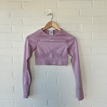 Load image into Gallery viewer, Gym Shark Athletic Top Size Small
