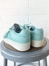 Load image into Gallery viewer, Adidas Casual Shoes Womens 9
