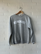 Load image into Gallery viewer, Hippie Rose Sweatshirt Size Extra Small
