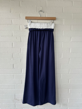 Load image into Gallery viewer, Pants Size Extra Small
