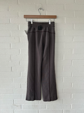 Load image into Gallery viewer, Lulu Lemon Athletic Pants Size Extra Small
