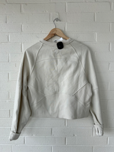 Load image into Gallery viewer, Lulu Lemon Sweatshirt Size Extra Small
