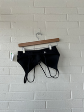 Load image into Gallery viewer, Gym Shark Sports Bra Size Small
