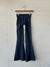 Load image into Gallery viewer, Gym Shark Athletic Pants Size Extra Small
