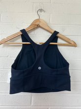Load image into Gallery viewer, Lulu Lemon Sports Bra Size Medium
