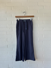 Load image into Gallery viewer, Pants Size Medium
