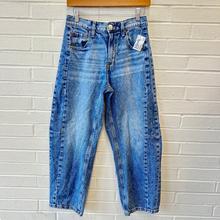 Load image into Gallery viewer, Aeropostale Denim Size 5/6 (28)

