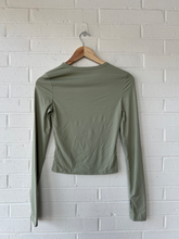 Load image into Gallery viewer, Princess Polly Long Sleeve Top Size Small
