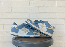 Load image into Gallery viewer, Womens Athletic Shoes Womens 8
