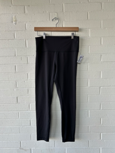 Load image into Gallery viewer, Lulu Lemon Athletic Pants Size 9/10 (30)
