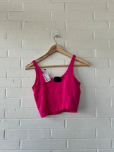 Load image into Gallery viewer, Gilley Hicks Athletic Top Size Small
