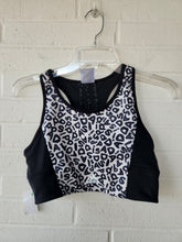 Load image into Gallery viewer, Adidas Sports Bra Size Small
