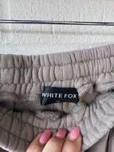 Load image into Gallery viewer, White Fox Pants Size Medium

