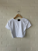 Load image into Gallery viewer, Babaton Short Sleeve Top Size Large
