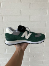 Load image into Gallery viewer, New Balance Womens Athletic Shoes Womens 7.5
