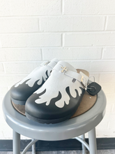 Load image into Gallery viewer, Casual Shoes Mens 12
