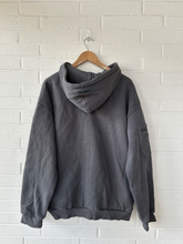 Load image into Gallery viewer, Sweatshirt Size Large
