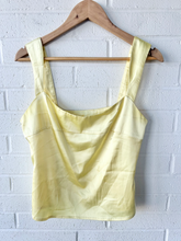 Load image into Gallery viewer, Tank Top Size Medium
