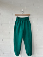 Load image into Gallery viewer, Comfrt Pants Size Small
