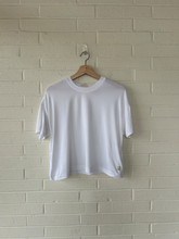 Load image into Gallery viewer, Vuori Athletic Top Size Extra Small
