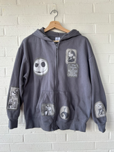 Load image into Gallery viewer, Sweatshirt Size Large
