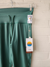 Load image into Gallery viewer, Vuori Athletic Pants Size Small
