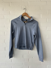 Load image into Gallery viewer, Vuori Athletic Top Size Extra Small
