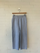 Load image into Gallery viewer, Tna Pants Size Extra Small
