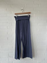 Load image into Gallery viewer, John Galt Pants Size Small
