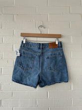 Load image into Gallery viewer, Princess Polly Shorts Size 3/4
