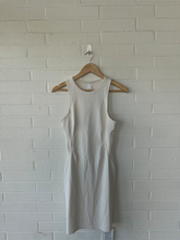 Load image into Gallery viewer, Lulu Lemon Dress Size Small
