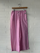 Load image into Gallery viewer, Shein Pants Size Small

