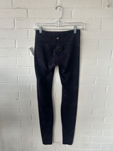 Load image into Gallery viewer, Lulu Lemon Athletic Pants Size Small
