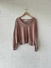 Load image into Gallery viewer, Aerie Sweater Size Large
