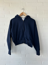 Load image into Gallery viewer, Aritzia Sweatshirt Size Small
