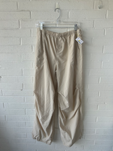 Load image into Gallery viewer, Pants Size Large
