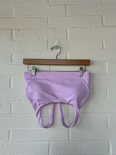 Load image into Gallery viewer, Athleta Sports Bra Size Medium
