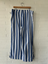 Load image into Gallery viewer, Old Navy Pants Size Extra Large
