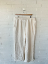 Load image into Gallery viewer, White Fox Pants Size Large
