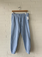 Load image into Gallery viewer, Tna Pants Size Medium
