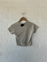 Load image into Gallery viewer, Lulu Lemon Athletic Top Size Small
