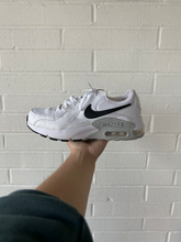 Load image into Gallery viewer, Nike Casual Shoes Womens 6.5
