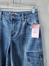 Load image into Gallery viewer, Juicy Couture Denim Size 3/4 (27)
