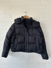 Load image into Gallery viewer, Lulu Lemon Heavy Outerwear Size Small
