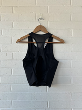 Load image into Gallery viewer, Gym Shark Athletic Top Size Small
